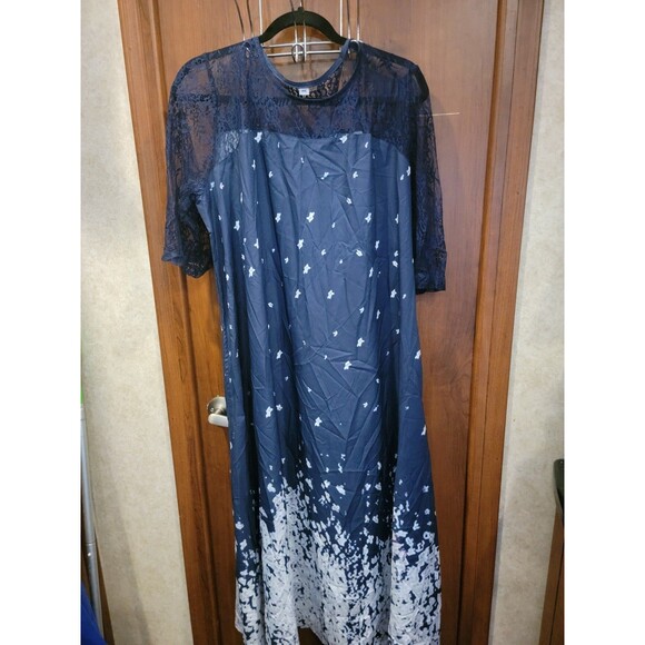 Dresses & Skirts - Navy Blue Maxi Dress w/lace top/ pockets Sz XXL